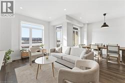 590 NORTH SERVICE Road Unit# 44  Stoney Creek, ON L8E 0K5