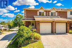 16 - 595 GIBNEY CRESCENT  Newmarket, ON L3X 1Y3
