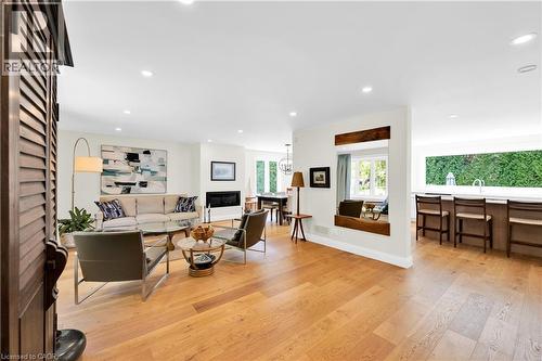 912 Boothman Avenue, Burlington, ON - Indoor