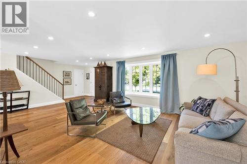 912 Boothman Avenue, Burlington, ON - Indoor Photo Showing Living Room