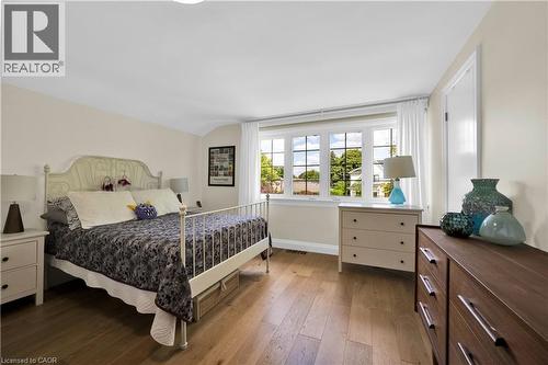 912 Boothman Avenue, Burlington, ON - Indoor Photo Showing Bedroom