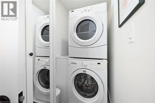 912 Boothman Avenue, Burlington, ON - Indoor Photo Showing Laundry Room