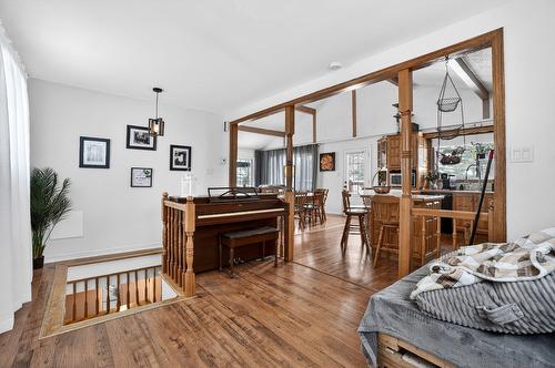 Boudoir - 3375 Rue Masson, Saint-Placide, QC - Indoor