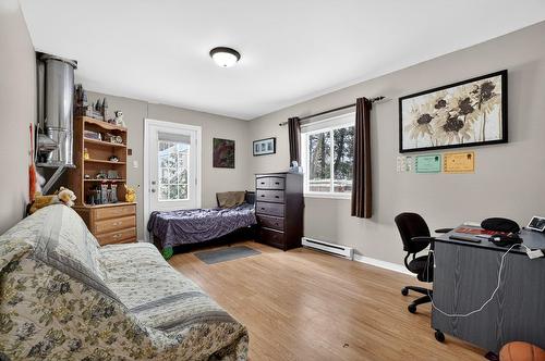 Salle familiale - 3375 Rue Masson, Saint-Placide, QC - Indoor