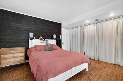 Chambre à coucher principale - 3375 Rue Masson, Saint-Placide, QC - Indoor Photo Showing Bedroom