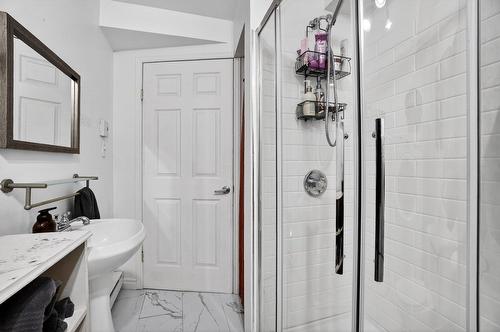 Salle de bains - 3375 Rue Masson, Saint-Placide, QC - Indoor Photo Showing Bathroom