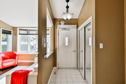 Hall d'entrée/Vestibule - 290 Rue Du Grand-Coteau, Sainte-Julie, QC 