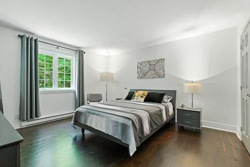 Chambre à coucher principale - 525 Rue Des Cyprès, Sainte-Adèle, QC - Indoor Photo Showing Bedroom