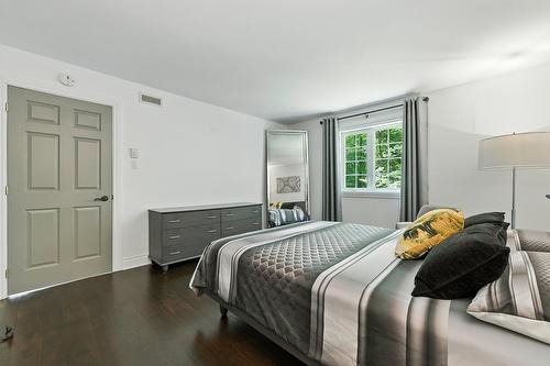 Chambre à coucher principale - 525 Rue Des Cyprès, Sainte-Adèle, QC - Indoor Photo Showing Bedroom