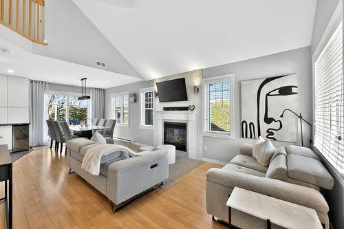 Salon - 1039 Rue Des Perdrix, Otterburn Park, QC 