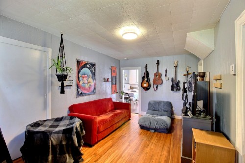 Salon - 1063  - 1070 2E Avenue, Val-D'Or, QC - Indoor