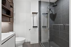 Salle de bains attenante à la CCP - 