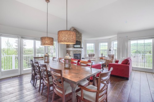 Salle à manger - 17Z Av. Des Érables, Saint-Sauveur, QC - Indoor With Fireplace