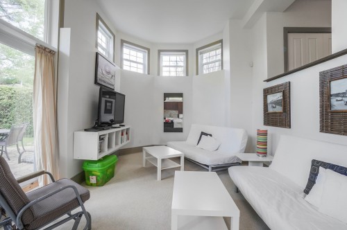 Salle familiale - 17Z Av. Des Érables, Saint-Sauveur, QC - Indoor