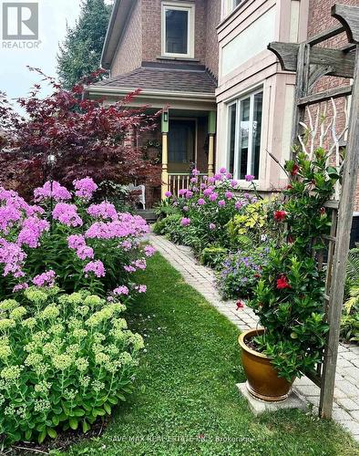 13 PRESSED BRICK DRIVE  Brampton, ON L6V 4K8