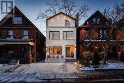 424 CLENDENAN AVENUE  Toronto, ON M6P 2X6
