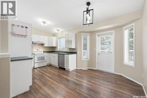 626 Peterson Crescent, Saskatoon, SK - Indoor Photo Showing Kitchen