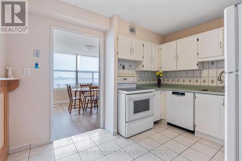 605 - 380 King Street, London East (East K), ON - Indoor Photo Showing Kitchen