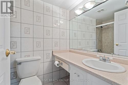 605 - 380 King Street, London East (East K), ON - Indoor Photo Showing Bathroom