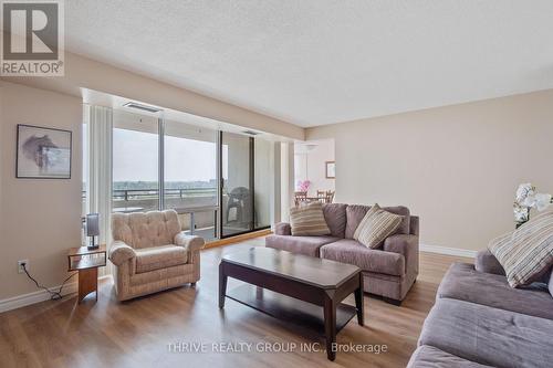 605 - 380 King Street, London East (East K), ON - Indoor Photo Showing Living Room