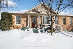 32 SAWCHUK TERRACE  Ottawa, ON K2K 3H1