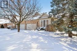 32 SAWCHUK TERRACE  Ottawa, ON K2K 3H1