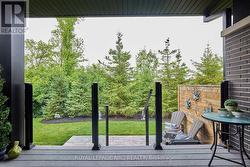 Gorgeous greenery in the warmer months - 