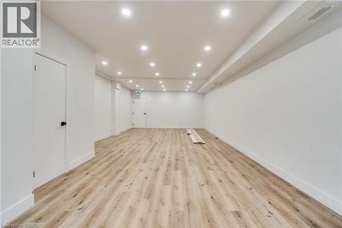 18 Barton Street E, Hamilton, ON - Indoor Photo Showing Other Room