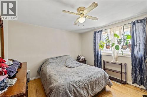 78 Cromwell Crescent, Hamilton, ON - Indoor Photo Showing Bedroom