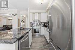 Bright modern kitchen - 