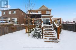 Spacious deck in back yard - 