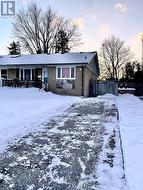 8 THORNCROFT CRESCENT  Ajax, ON L1S 2S2