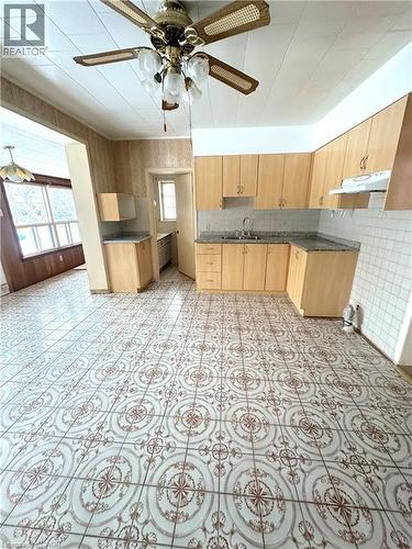 107 Cathcart Street, Hamilton, ON - Indoor Photo Showing Kitchen With Double Sink