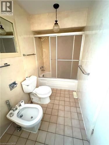 107 Cathcart Street, Hamilton, ON - Indoor Photo Showing Bathroom