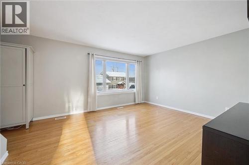 126 Queen Street E, Cambridge, ON - Indoor