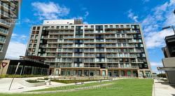 416 - 6 DAVID EYER ROAD  Richmond Hill, ON L4S 0N5
