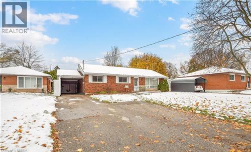 8 STOCKDALE Drive  Brantford, ON N3R 2R5