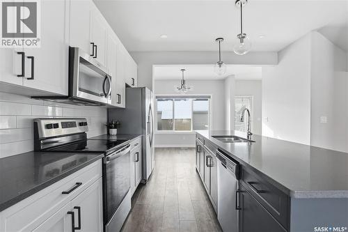 306 Brighton Boulevard, Saskatoon, SK - Indoor Photo Showing Kitchen With Upgraded Kitchen