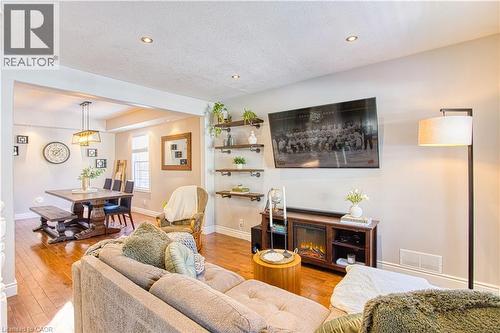 153 Gladstone Avenue, Hamilton, ON - Indoor Photo Showing Living Room
