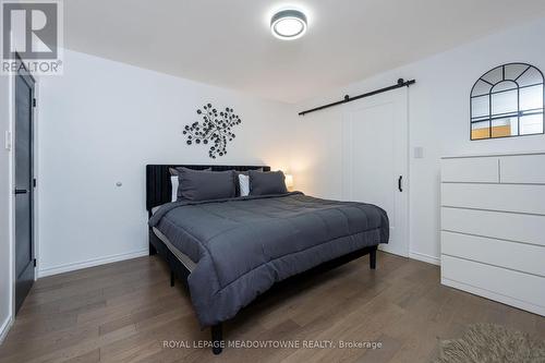 4 Chipper Court, Halton Hills, ON - Indoor Photo Showing Bedroom