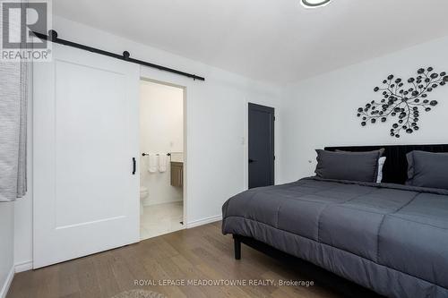 4 Chipper Court, Halton Hills, ON - Indoor Photo Showing Bedroom