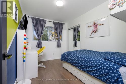 4 Chipper Court, Halton Hills, ON - Indoor Photo Showing Bedroom