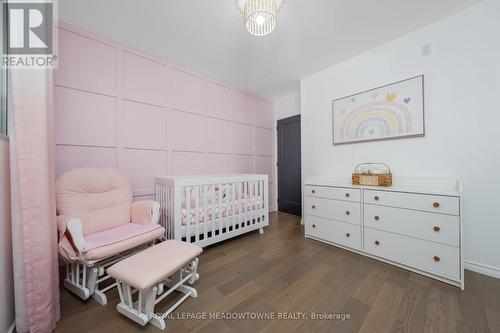 4 Chipper Court, Halton Hills, ON - Indoor Photo Showing Bedroom