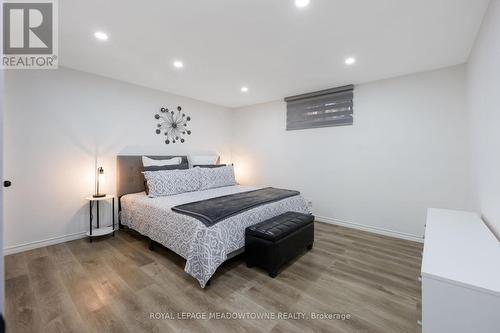 4 Chipper Court, Halton Hills, ON - Indoor Photo Showing Bedroom