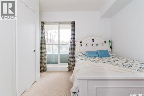 418 C Avenue S, Saskatoon, SK - Indoor Photo Showing Bedroom
