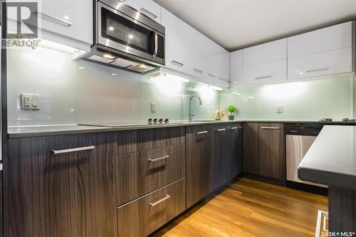 418 C Avenue S, Saskatoon, SK - Indoor Photo Showing Kitchen With Upgraded Kitchen