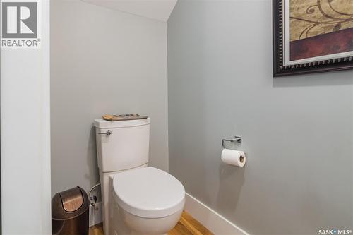 418 C Avenue S, Saskatoon, SK - Indoor Photo Showing Bathroom