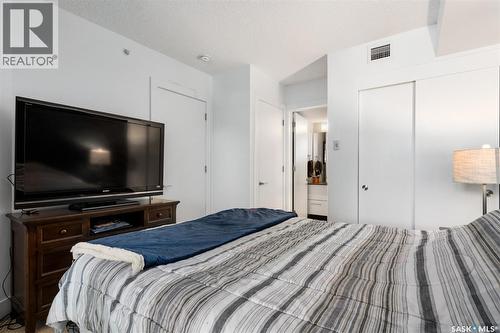 418 C Avenue S, Saskatoon, SK - Indoor Photo Showing Bedroom