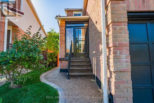 4326 Waterford Crescent, Mississauga, ON - Outdoor