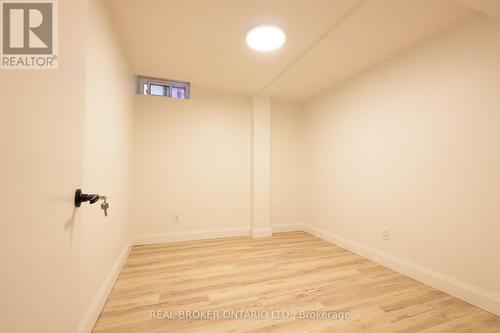 4326 Waterford Crescent, Mississauga, ON - Indoor Photo Showing Other Room